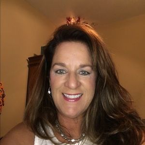 Meet your Posher, Twila